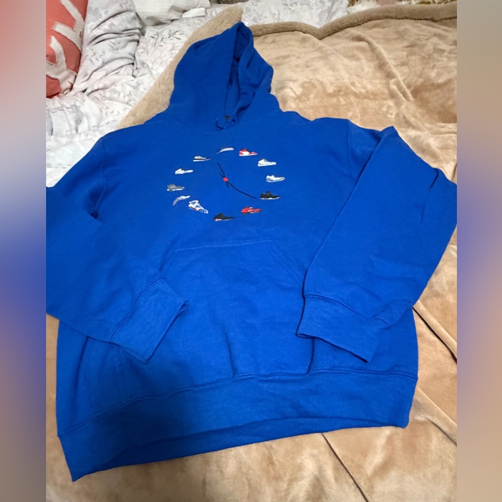 Gildan Sneaker Clock Hooded Sweatshirt Men’s Small